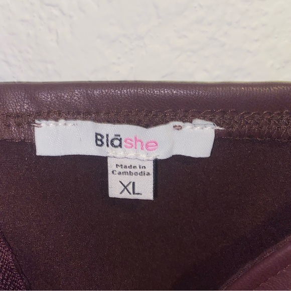 False Leather Zip Up Crop Top - Picture 4 of 4